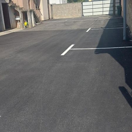 Apartman Espresso Sa Parkingom سريمسكا ميتروفيكا المظهر الخارجي الصورة