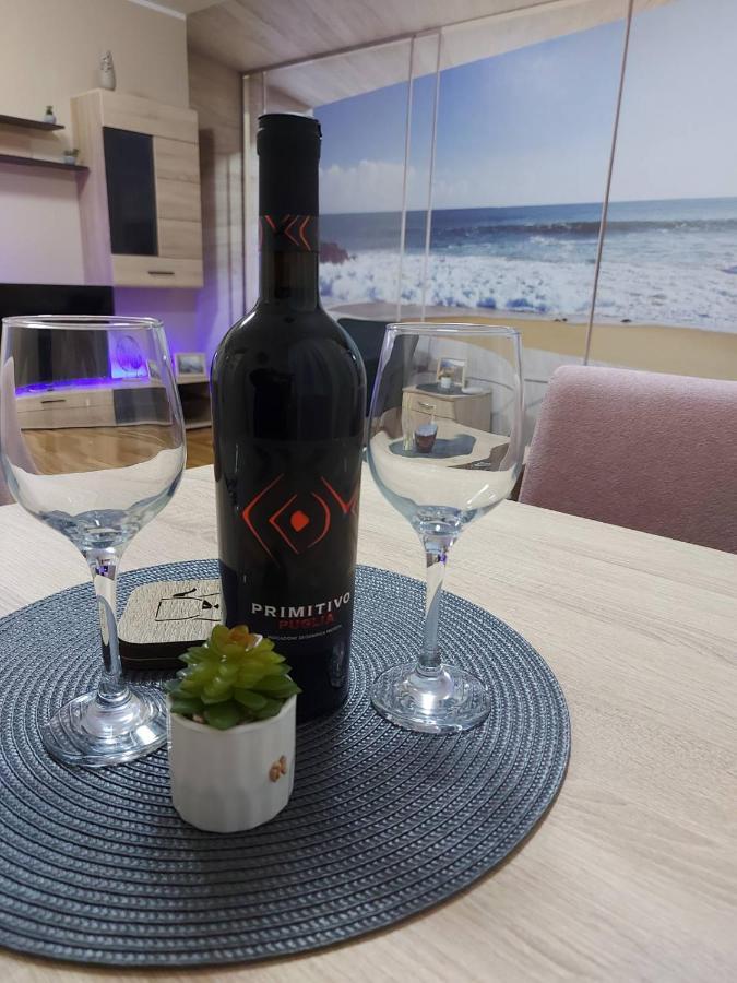 Apartman Espresso Sa Parkingom سريمسكا ميتروفيكا المظهر الخارجي الصورة